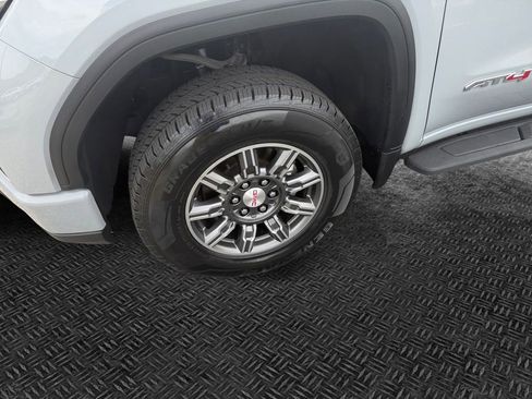 Certified 2024 GMC Sierra 1500 AT4 w/ Technology Package AWD/4WD image 11