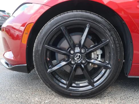 Used 2021 MAZDA MX-5 Miata Club RWD image 46