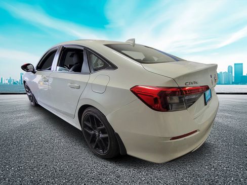 Used 2024 Honda Civic Sport image 3
