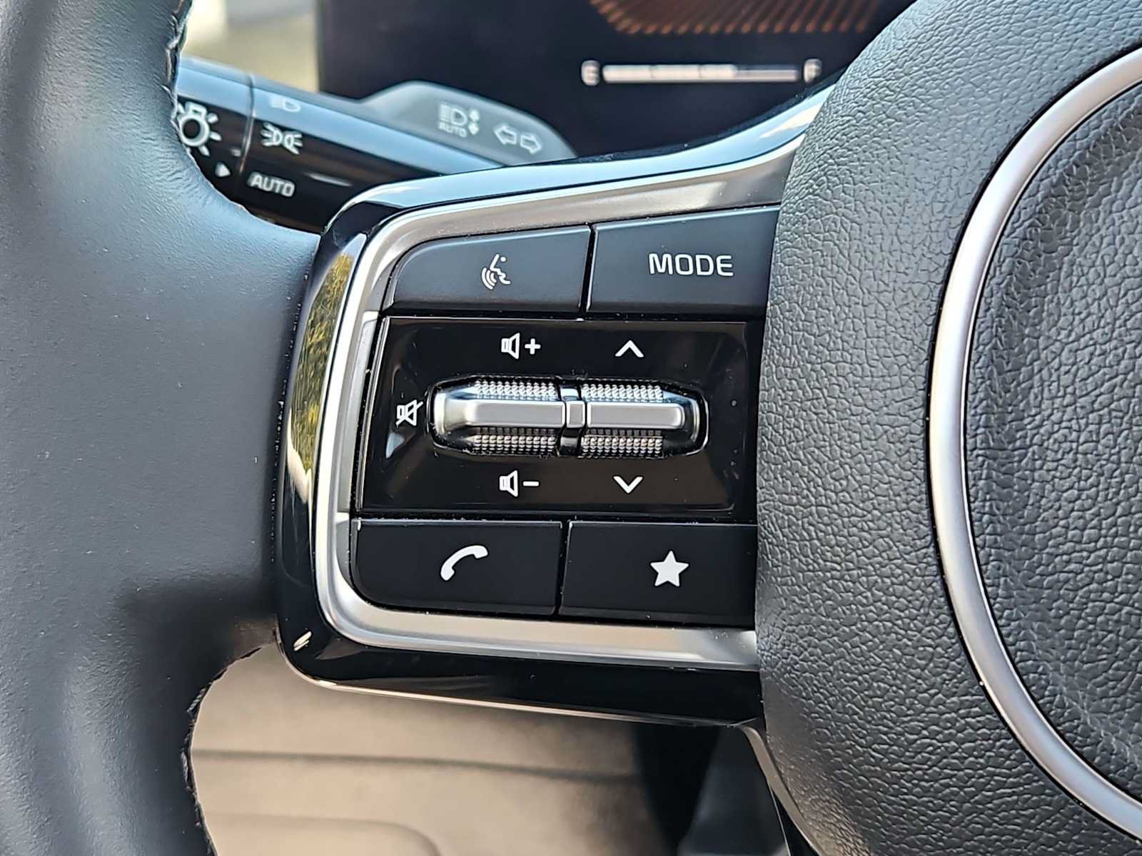 Certified 2025 Kia Sorento S FWD image 23