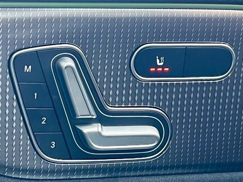 Certified 2023 Mercedes-Benz EQB 300 4MATIC image 39