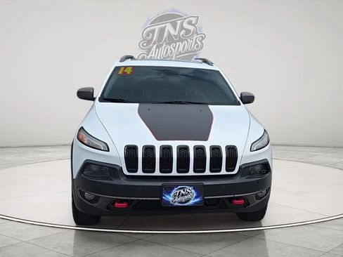 Used 2014 Jeep Cherokee Trailhawk w/ Technology Group AWD/4WD image 2