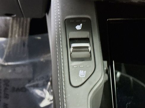 Used 2023 Kia Telluride EX w/ EX Captain's Chair Package image 13