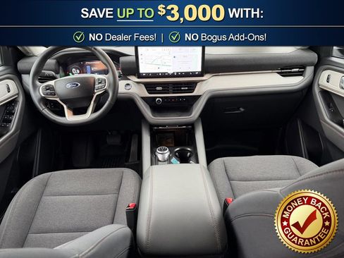 Used 2025 Ford Explorer Active RWD image 17