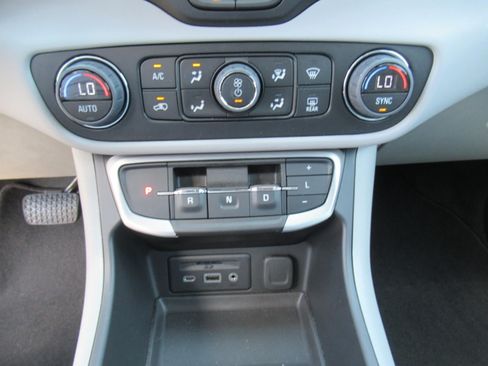 Used 2023 GMC Terrain SLT FWD image 20