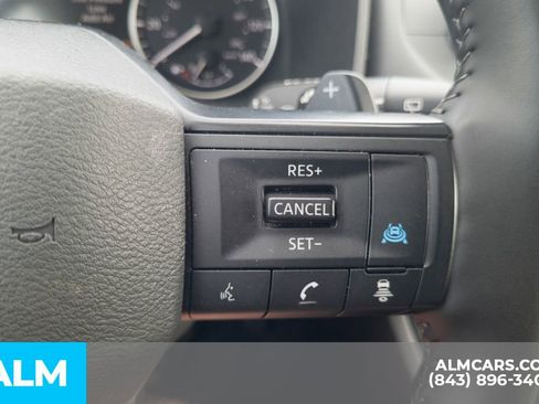 Used 2025 Nissan Rogue SV FWD image 11