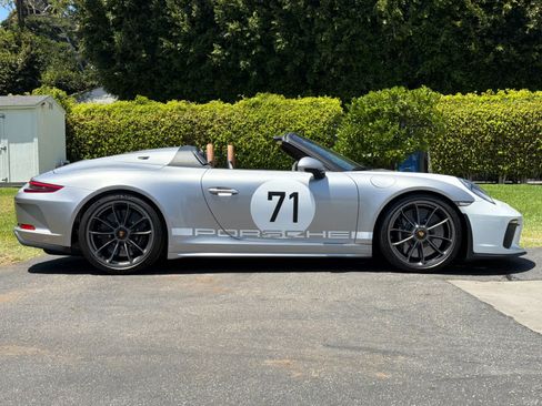 Certified 2019 Porsche 911 Speedster RWD image 8