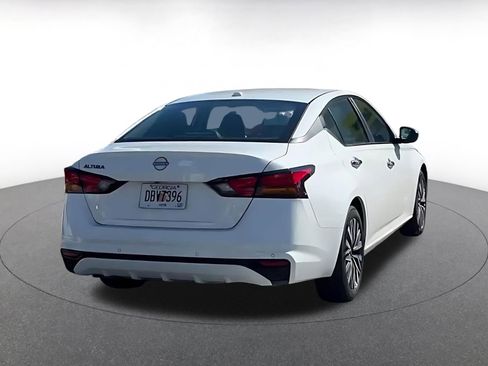 Used 2025 Nissan Altima 2.5 SV image 14