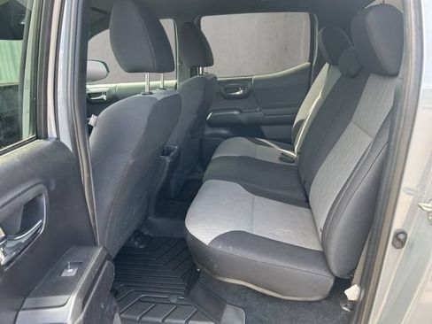 Used 2020 Toyota Tacoma TRD Off-Road AWD/4WD image 8
