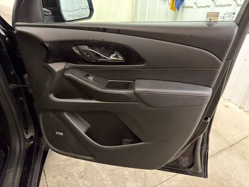 Used 2022 Chevrolet Traverse RS AWD/4WD image 24