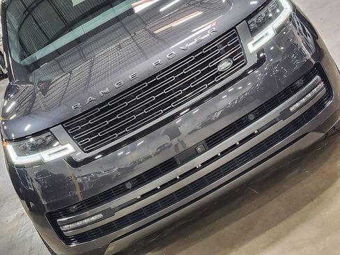 Used 2024 Land Rover Range Rover Long Wheelbase Autobiography image 19