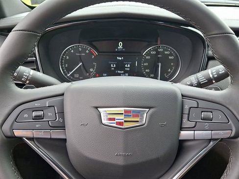 New 2025 Cadillac XT6 Luxury image 13