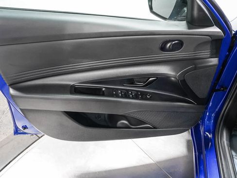 Used 2025 Hyundai Elantra Sport FWD image 21