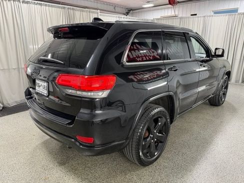 Used 2014 Jeep Grand Cherokee Altitude AWD/4WD image 4