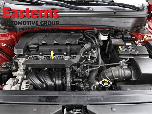 Used 2024 Hyundai Venue Limited FWD image 7