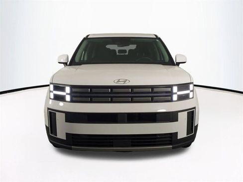 Certified 2025 Hyundai Santa Fe SE image 3