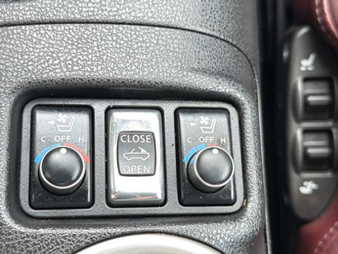Used 2010 Nissan 370Z Touring RWD image 26