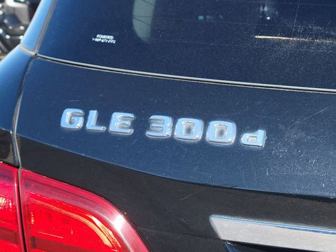 Used 2016 Mercedes-Benz GLE 300d 4MATIC image 10