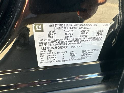 Certified 2023 Buick Envision Avenir image 32