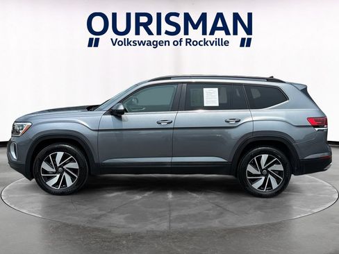 Used 2025 Volkswagen Atlas SE FWD image 3
