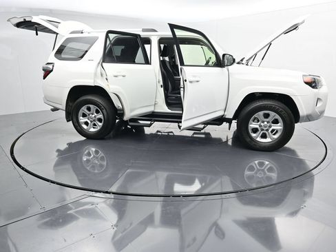 Used 2023 Toyota 4Runner SR5 AWD/4WD image 27