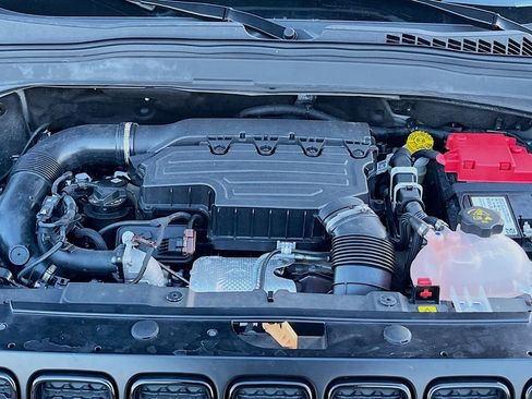 Used 2022 Jeep Renegade Altitude w/ Convenience Group image 30