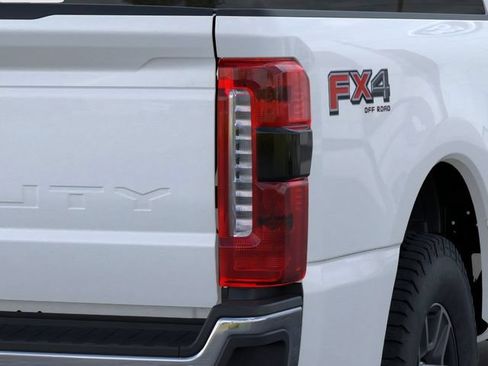 New 2026 Ford F250 Lariat w/ FX4 Off-Road Package AWD/4WD image 21