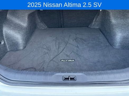 Used 2025 Nissan Altima 2.5 SV FWD image 21