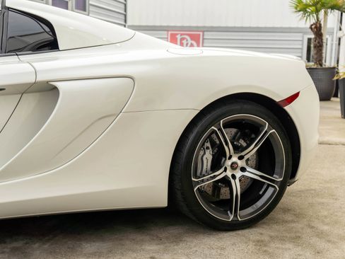 Used 2015 McLaren 650S Spider image 6