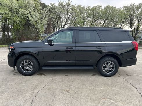 Used 2025 Ford Expedition Active image 2