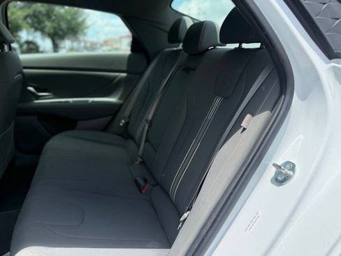 Used 2025 Hyundai Elantra SEL FWD image 10