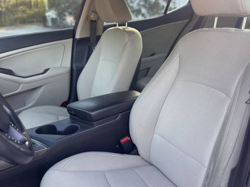Used 2013 Kia Optima LX FWD image 10