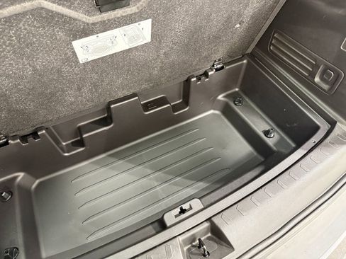 Used 2023 Chevrolet Traverse RS image 49