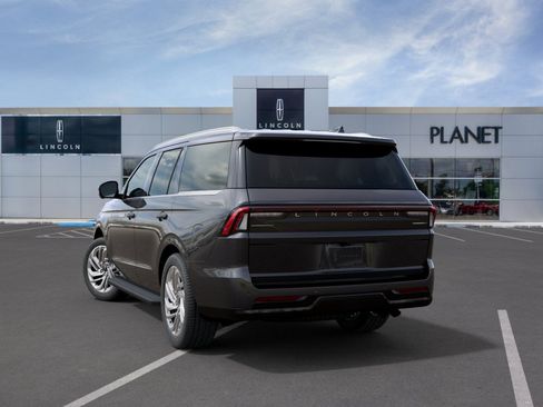 New 2027 Lincoln Navigator Premiere RWD image 8