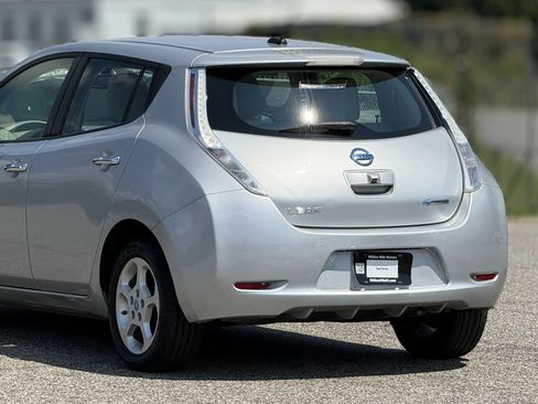 Used 2012 Nissan Leaf SL w/ Recycling/Organizational Pkg FWD image 15