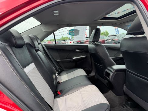 Used 2014 Toyota Camry SE FWD image 18