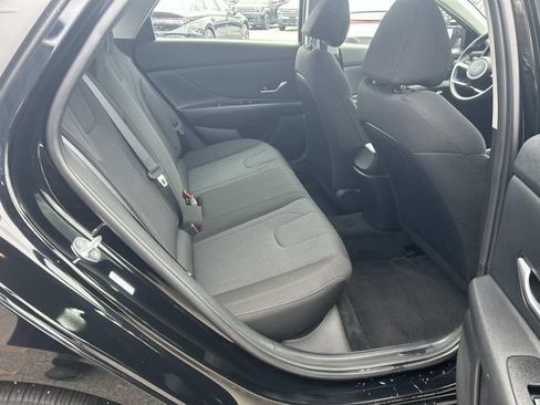 Used 2023 Hyundai Elantra SE w/ Cargo Package image 15