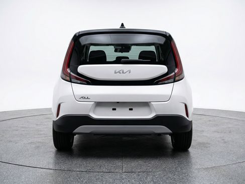 Used 2025 Kia Soul FWD image 7