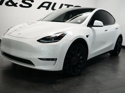 Used 2022 Tesla Model Y Performance AWD/4WD image 2