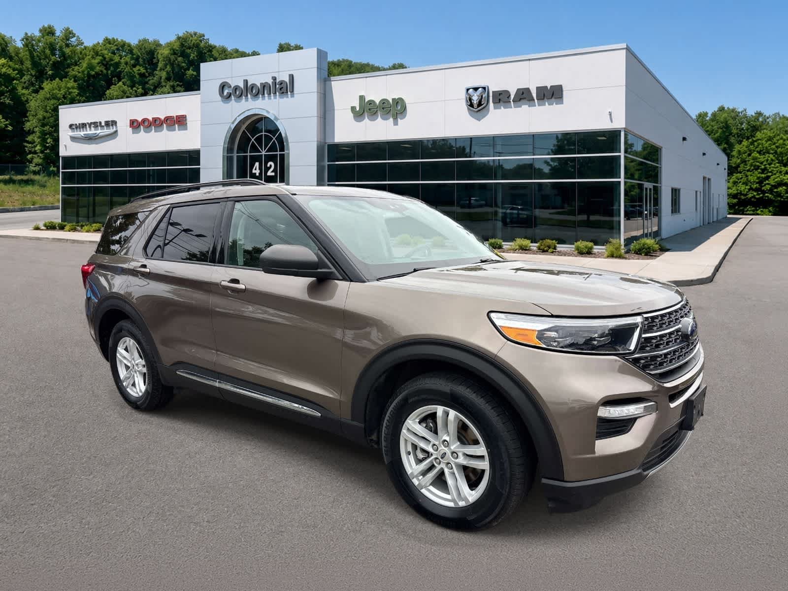 Used 2021 Ford Explorer XLT w/ Equipment Group 202A AWD/4WD image 7