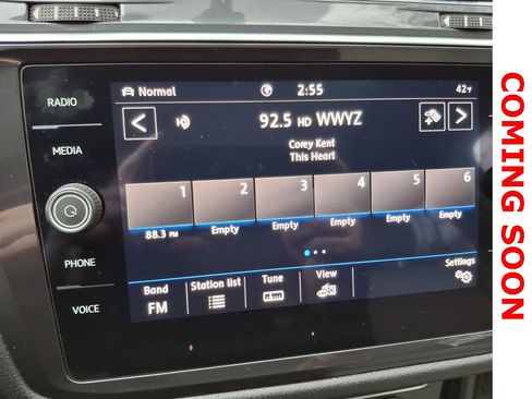 Used 2020 Volkswagen Tiguan SE image 11