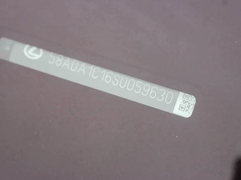 Certified 2025 Lexus ES 300h w/ Premium Package image 28