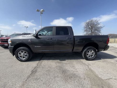 Used 2024 RAM 2500 Laramie AWD/4WD image 3