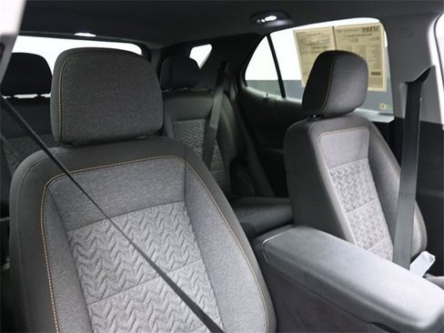Used 2024 Chevrolet Equinox LT image 27