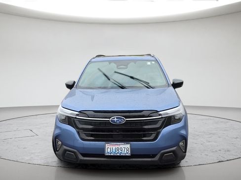 Used 2025 Subaru Forester Touring w/ Popular Package - Touring AWD/4WD image 2