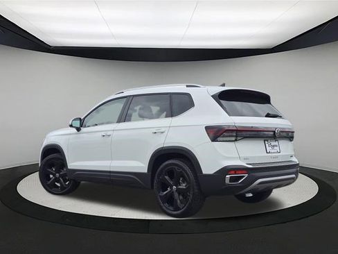 New 2026 Volkswagen Taos SEL AWD/4WD image 5