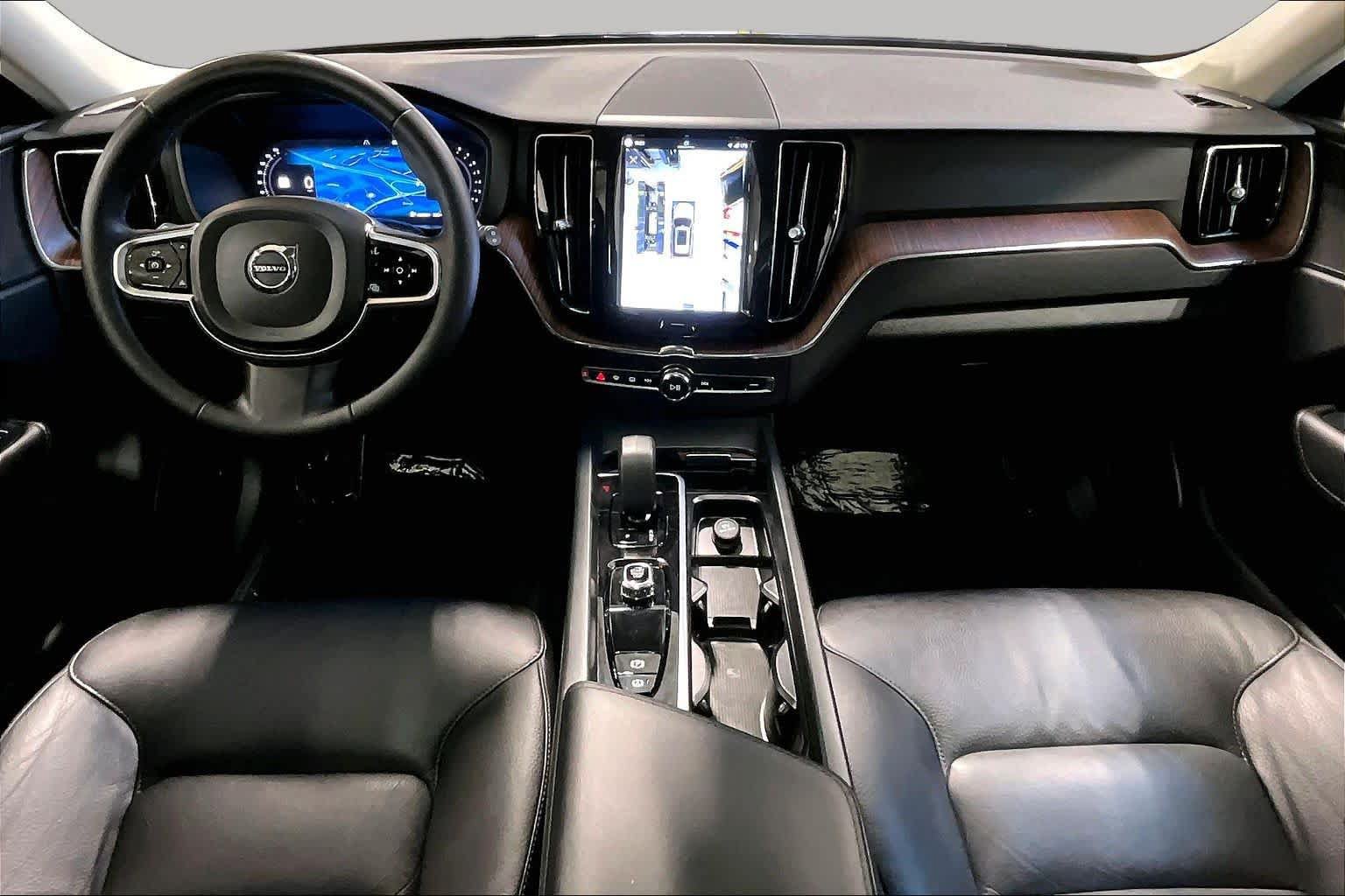 Used 2024 Volvo XC60 B5 Plus w/ Protection Package Premier AWD/4WD image 15