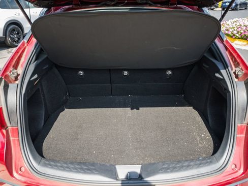 Used 2019 Toyota C-HR Limited FWD image 9