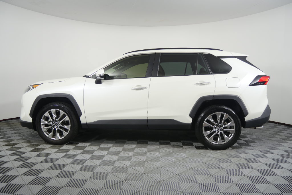 Used 2019 Toyota RAV4 Limited w/ Cold Weather Package FWD image 7