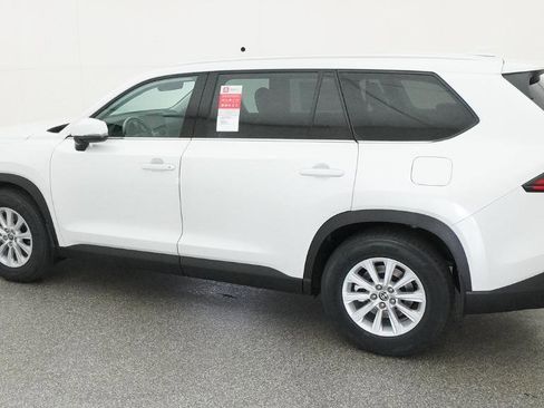 New 2026 Toyota Grand Highlander FWD image 19